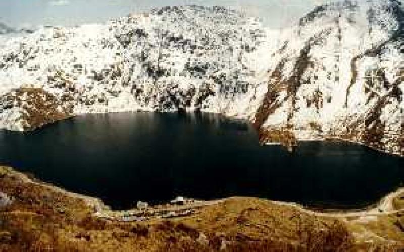 Tsomgo/ Tshangu Lake